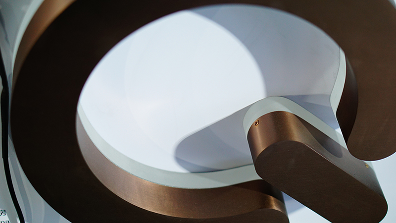 大型樓頂發(fā)光字使用鍍鋅板還是鋁板比較好？