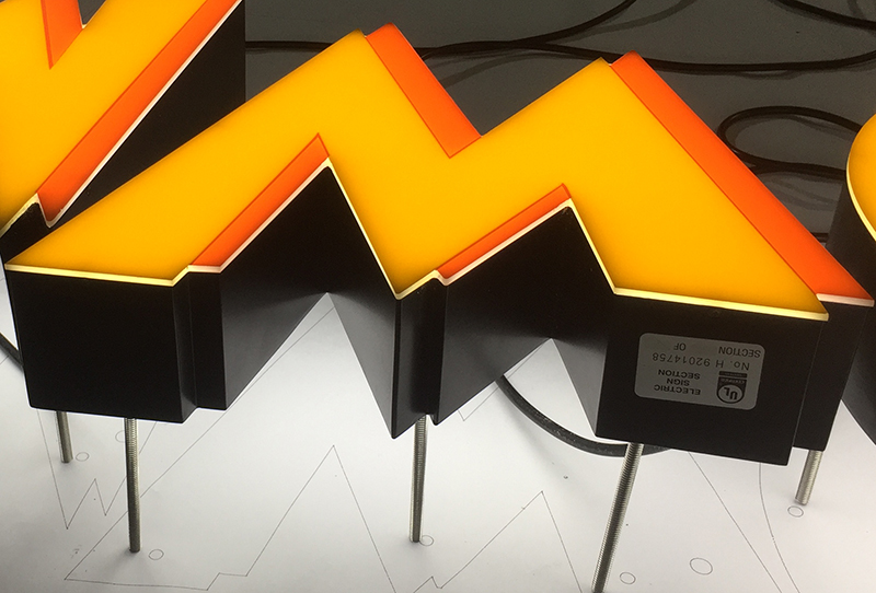 店鋪門頭LED發(fā)光字為什么這么受歡迎？