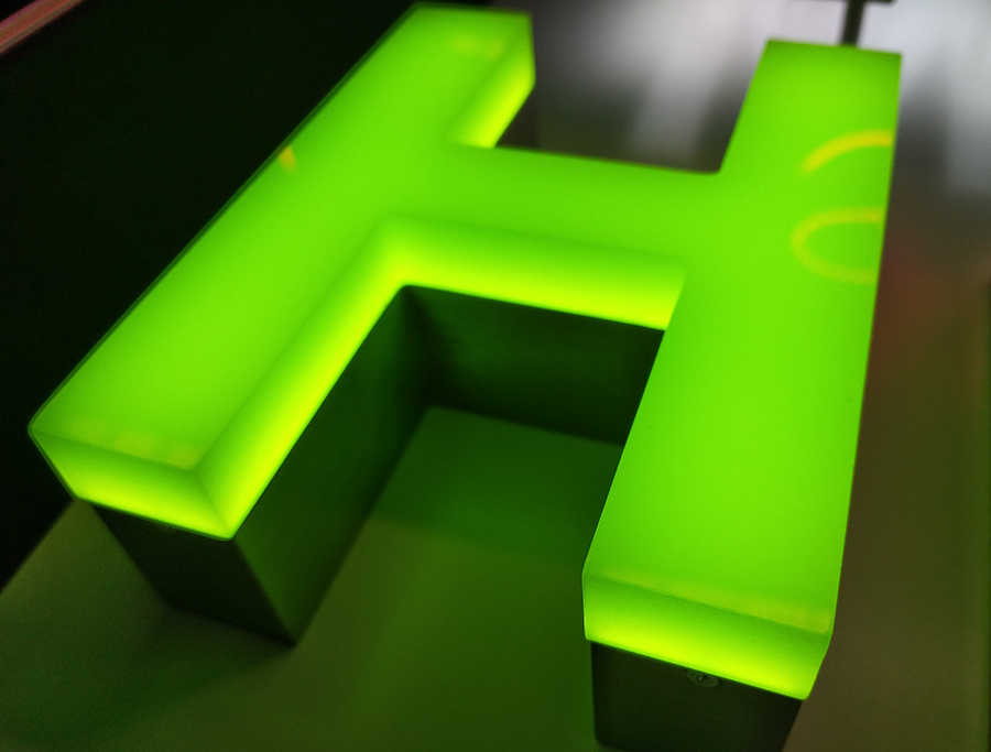 如何選擇一家放心的LED發(fā)光字供應(yīng)商？