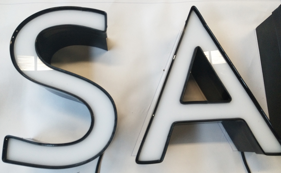 外露發(fā)光字和內(nèi)發(fā)光字的區(qū)別是什么？