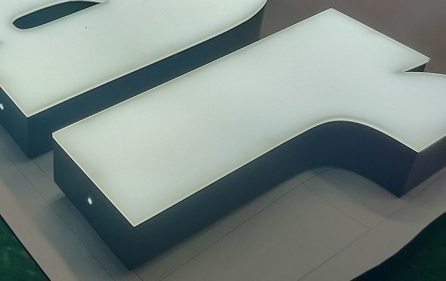 LED吸塑發(fā)光字制作流程步驟有哪些？