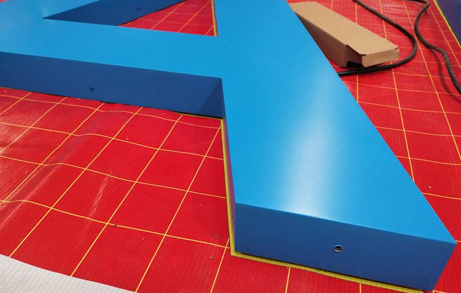 LED烤漆字制作工藝和特點有哪些？