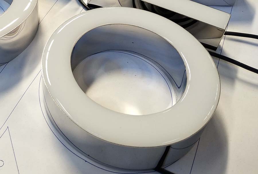 樹脂發(fā)光字的十大優(yōu)點(diǎn)是什么？