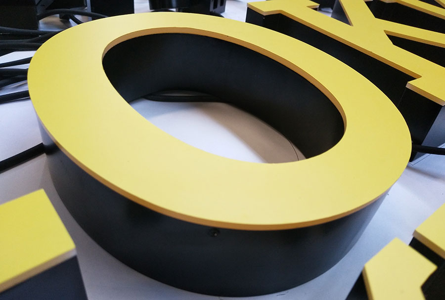 亞克力無邊框發(fā)光字制作需要注意些什么？