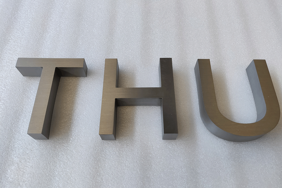 吸塑發(fā)光字與金屬字有哪些區(qū)別？ 