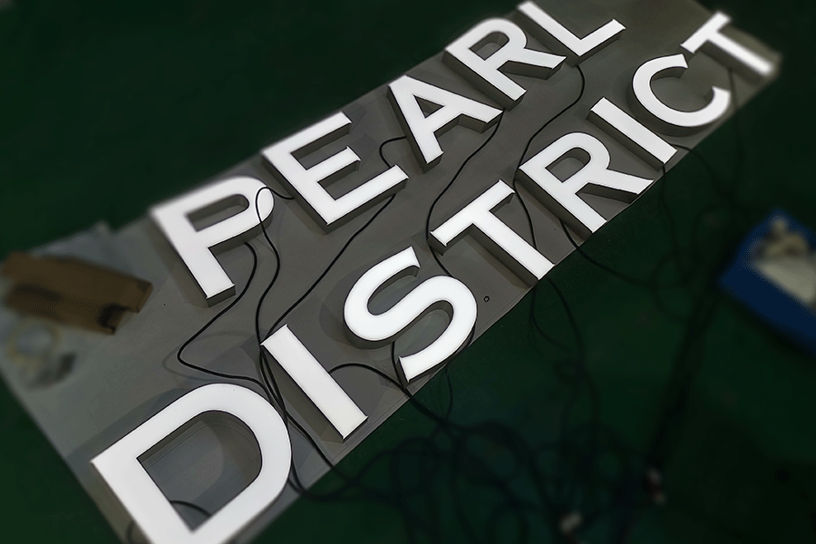 鋁邊無邊字有什么優(yōu)勢特征與制作工藝流程？