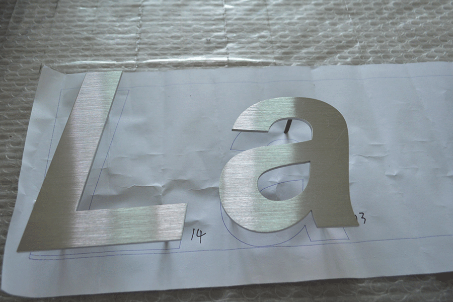 不銹鋼發(fā)光字有哪些典型應(yīng)用？