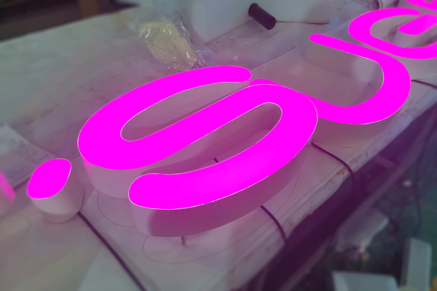 無(wú)邊字門(mén)頭招牌有哪些安裝方式？