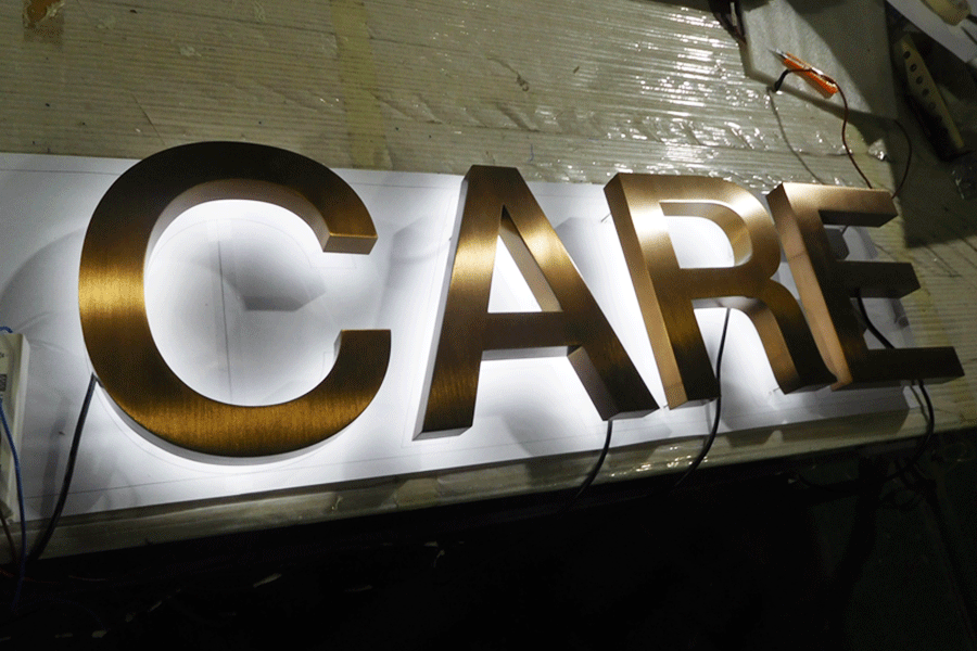 平面字與背光字主要區(qū)別有哪些？