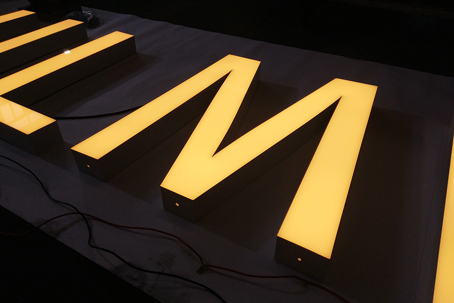 亞克力字設(shè)計(jì)制作與應(yīng)用有什么優(yōu)勢(shì)？