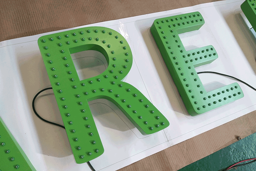 穿孔字設(shè)計(jì)制作具備哪些優(yōu)質(zhì)特點(diǎn)？