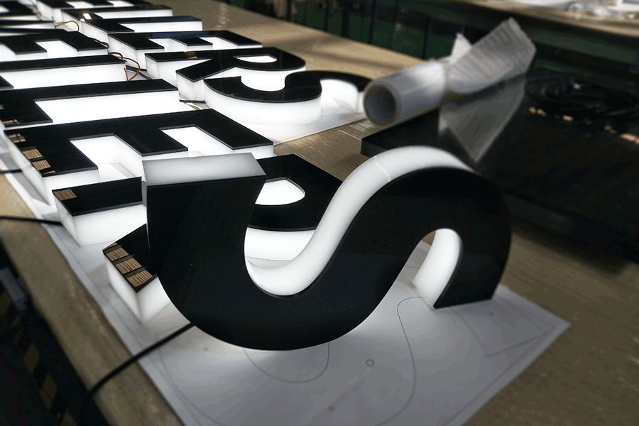 制作亞克力字發(fā)光標識有什么優(yōu)勢？