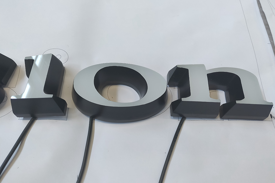 迷你字發(fā)光標(biāo)識(shí)制作需注意哪些要點(diǎn)？