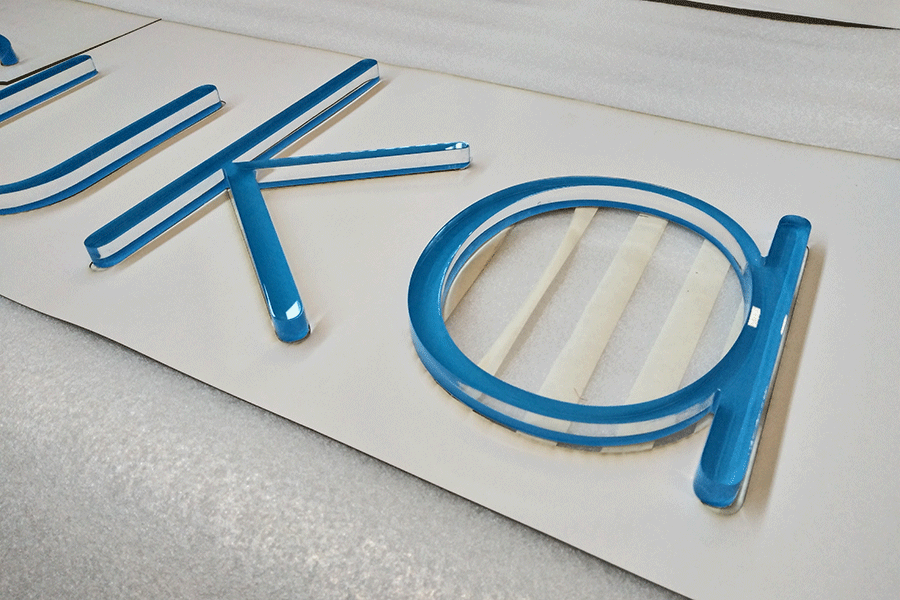 LED亞克力字發(fā)光標(biāo)識(shí)制作有哪些特點(diǎn)？