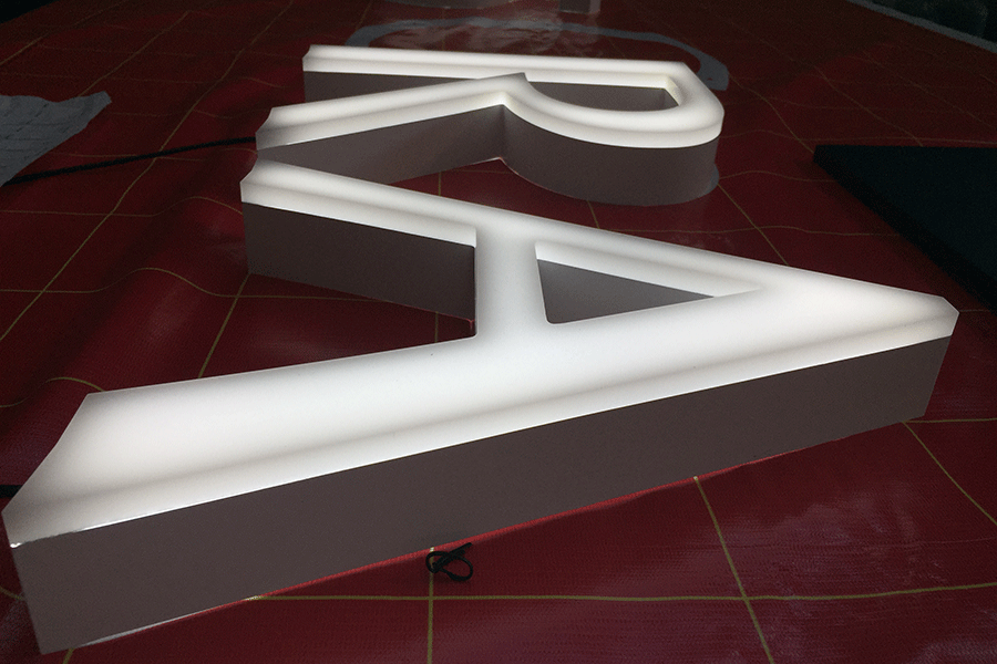 亞克力字標識標牌制作有哪些特色？