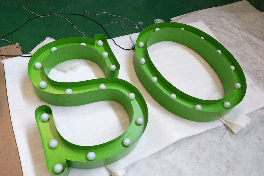 球泡發(fā)光字標(biāo)識(shí)標(biāo)牌制作有哪些優(yōu)點(diǎn)？