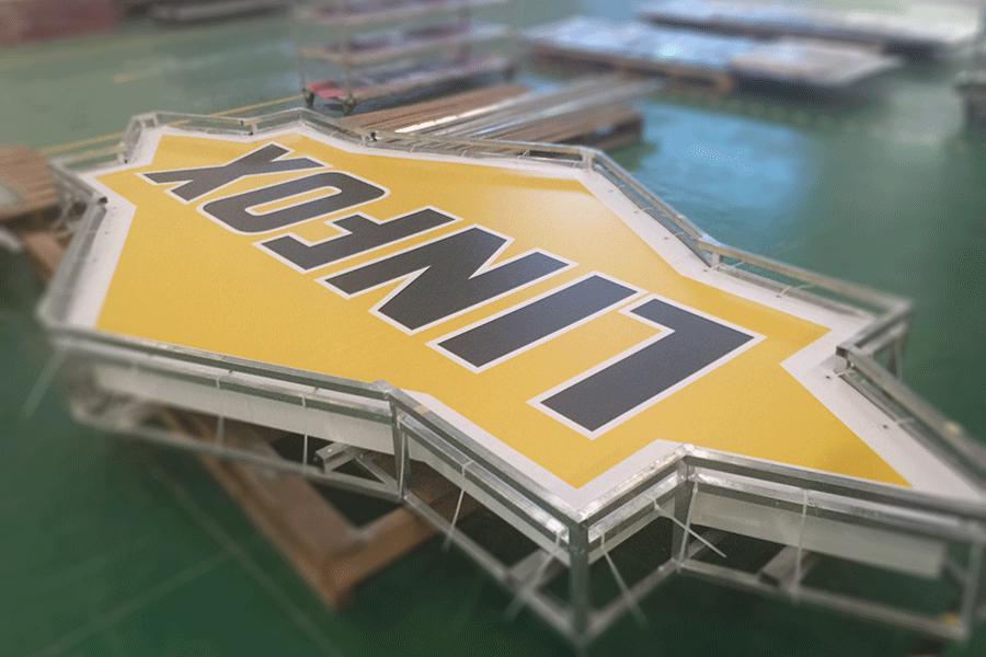 拉布燈箱標(biāo)識牌設(shè)計制作有什么特征？