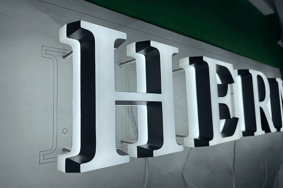 迷你發(fā)光字標(biāo)識(shí)標(biāo)牌設(shè)計(jì)制作有什么特點(diǎn)？