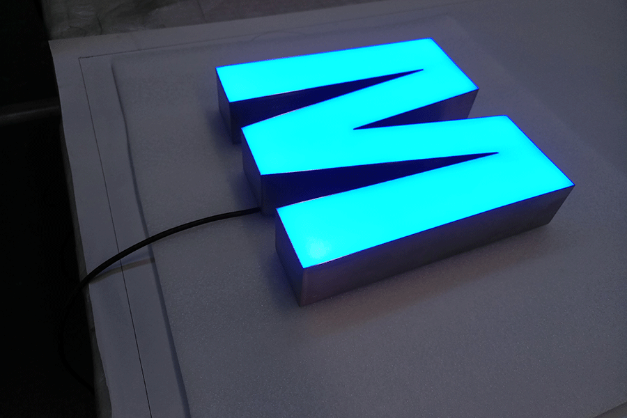 樹(shù)脂發(fā)光字標(biāo)識(shí)標(biāo)牌制作有什么優(yōu)點(diǎn)？